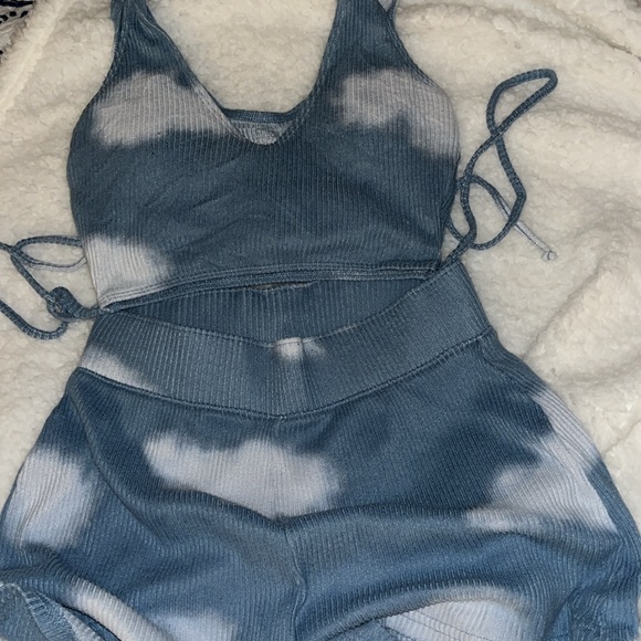 Gilly Hicks Blue and White Tie-Dye Pajama Set - Picture 5 of 5